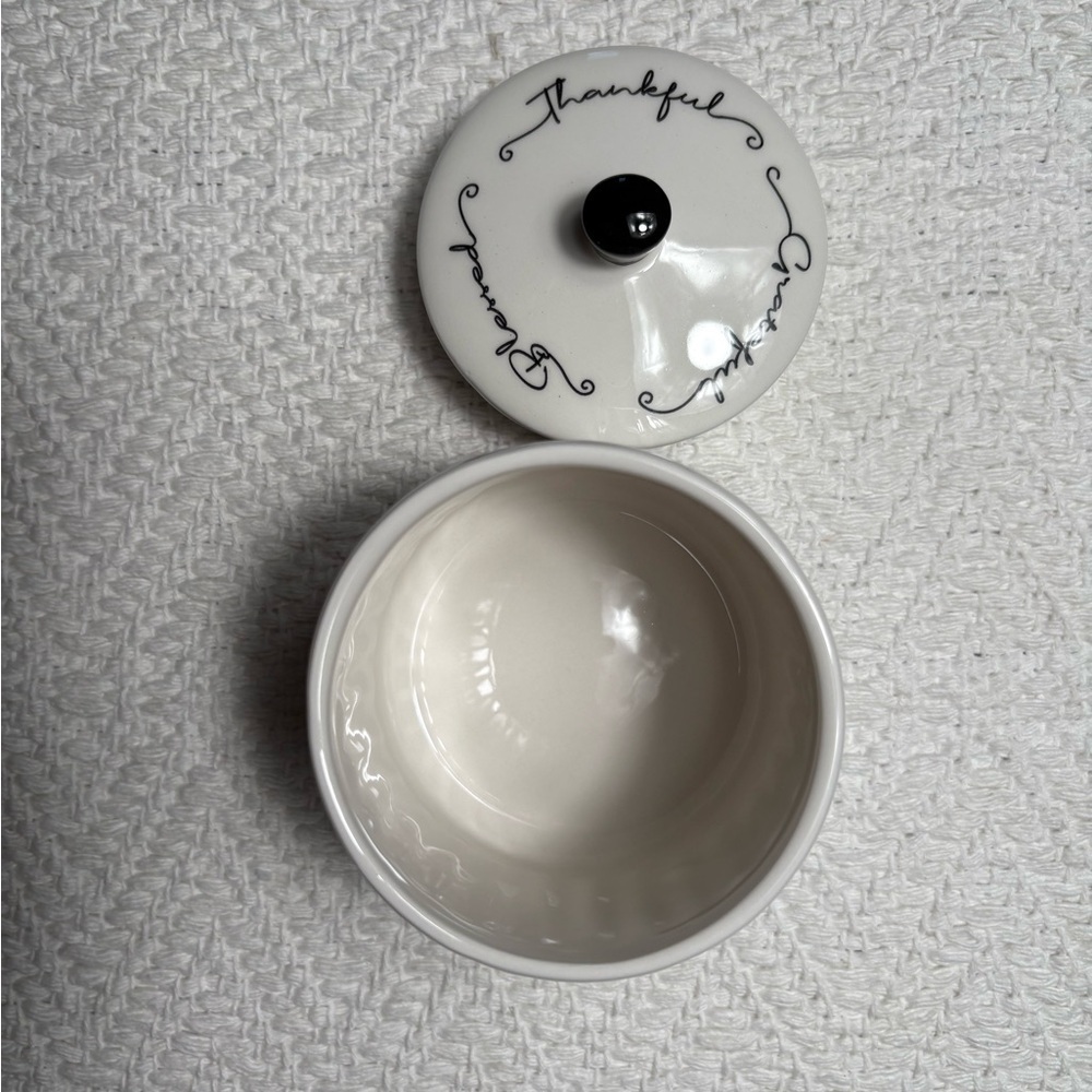 Robert Stanley Gratitude Ceramic Jar Canister-“Thankful-Grateful-Blessed” on Lid - Picture 5 of 5